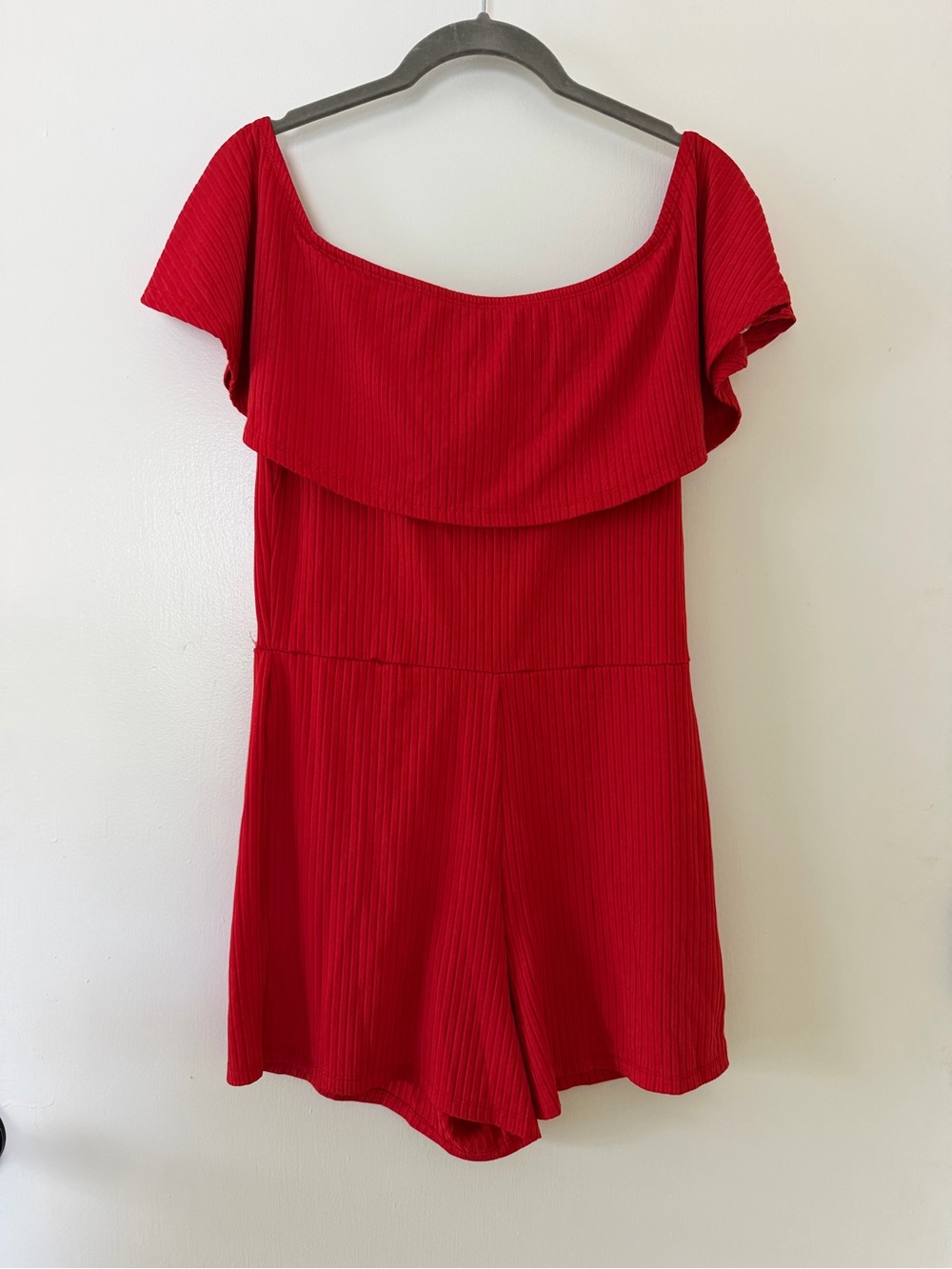 GUESS Red Ribbed Knit Top with Logo Tag - Picture 1 of 3